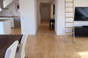 Stilvolle Dachgeschosswohnung mit Balkon und Blick über München – Konstanzer Straße 36, 80809 Am Riesenfeld, München – Vorschaubild 14