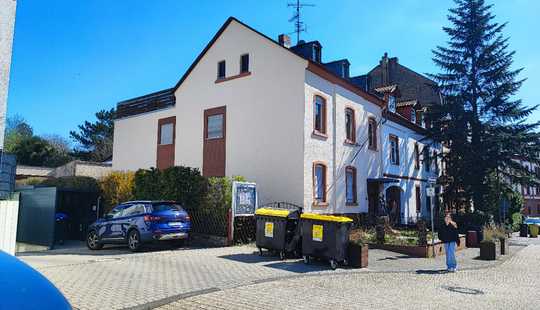 Bild von GIBB: "3-Familien-Haus mit separatem Werkstattgebäude"
