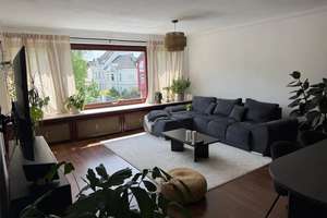 Schöne 2,5-Zimmer-Wohnung mit Balkon im 2. OG