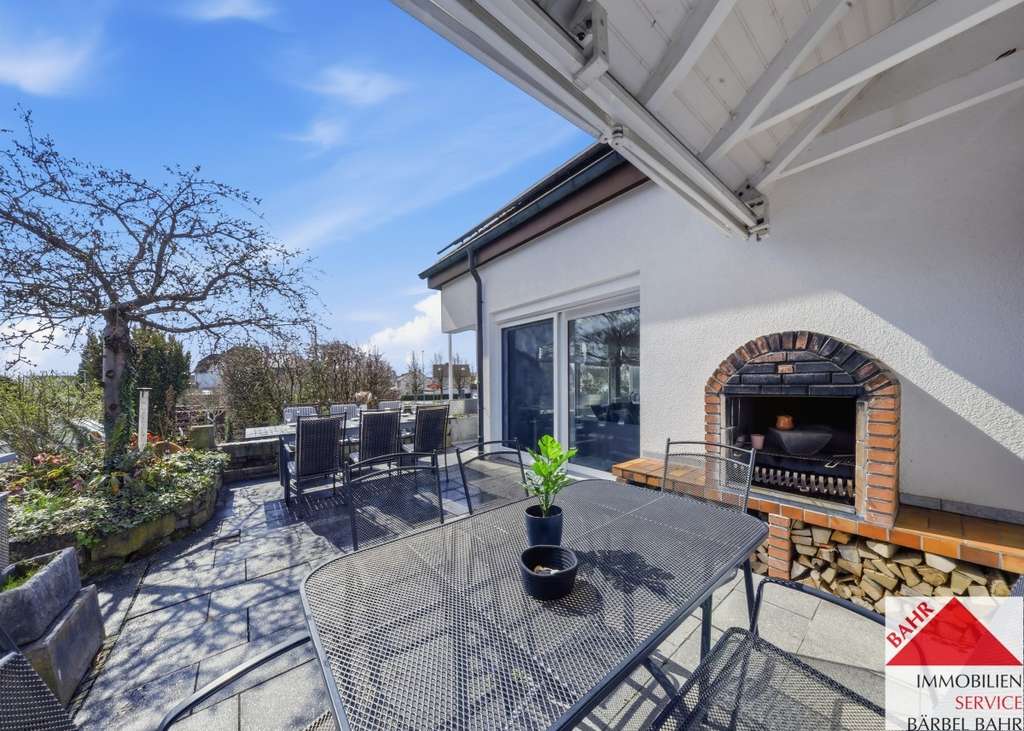 Immobilie in Herrenberg - Großzügiges Zweifamilienhaus mit großem Grundstück in Herrenberg-Gültstein
 - Bild 3