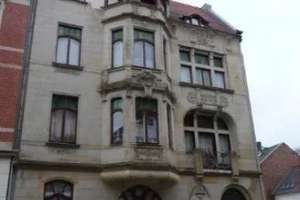 Mehrfamilienhaus in zentraler Lage – Rosa-Luxemburg-Straße 4, 8223 Falkenstein/Vogtland – Vorschaubild 1