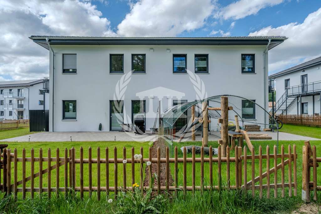 Immobilie in Kirchroth - 4,2 % Rendite: Neubau-Vierfamilienhaus als Renditeobjekt in Kirchroth - KfW 55 & Wärmepumpe - Bild 1