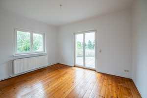 Wohnen im Grünen mit Potenzial: Bezugsfreies Haus mit Garten vor den Toren der Hauptstadt – Dallgowerstraße 46, 14612 Havelland (Kreis) – Vorschaubild 12