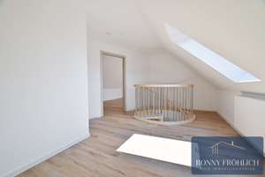 WOW! Frisch saniert: Stilvolle 3-Raum-Maisonette mit Balkon, Aufzug & Fernblick auf dem Kaßberg! NEU – Uhlichstraße 8, 9112 Kaßberg, Chemnitz – Vorschaubild 20