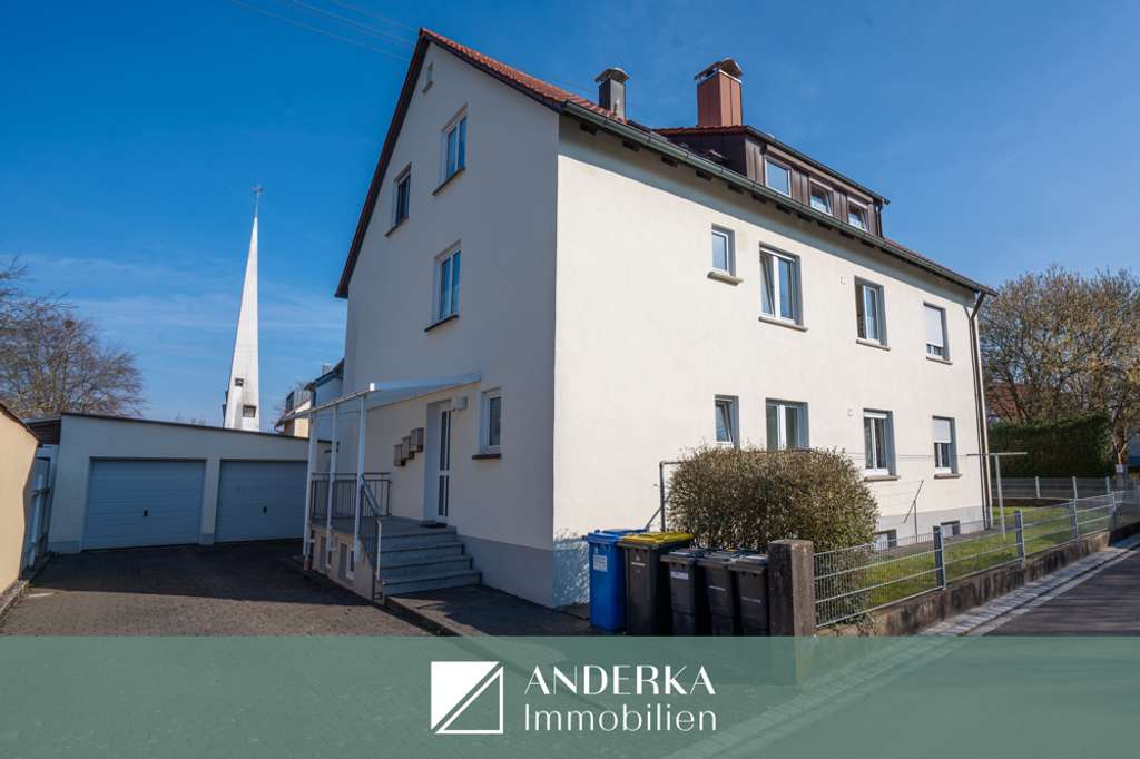 Immobilie in Burgau - Sichere Kapitalanlage: Gepflegtes 3-Parteienhaus mit solider Rendite in Top-Lage von Burgau! - Bild 0