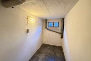 Gepflegtes Zweifamilienhaus mit großem Garten + Wintergarten und drei Garagen-Stellplätzen – Die vollständige Adresse der Immobilie erhältst du vom Anbieter., 90765 Sack, Braunsbach, Bislohe, Steinach, Fürth – Vorschaubild 33