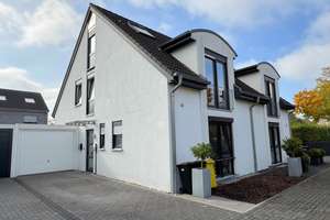 Lichtdurchflutete u. moderne DHH m. Garage u. Stellplatz – Die vollständige Adresse der Immobilie erhältst du vom Anbieter., 40668 Meerbusch – Vorschaubild 1