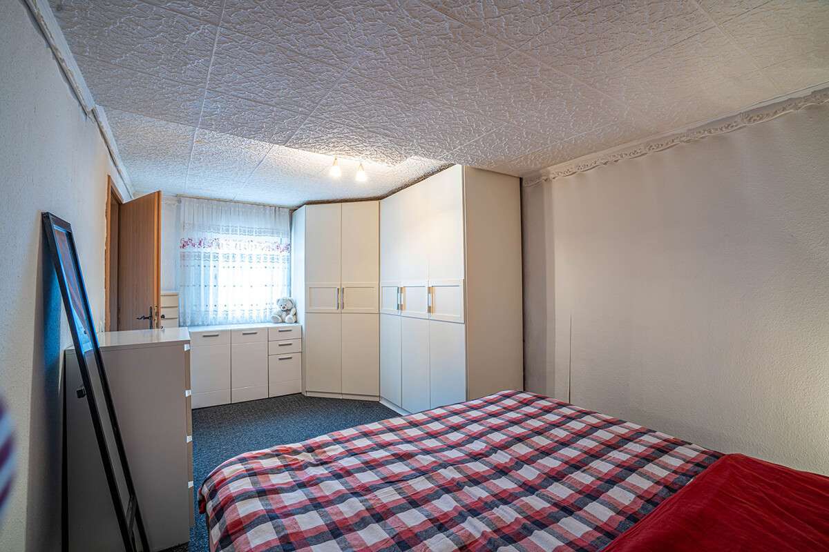 Immobilie in Bedburg - Historisches Wohnhaus anno 1860 mit modernem Anbau, Kamin & Entwicklungspotenzial - Bild 12