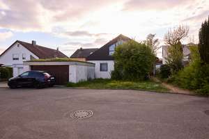 EFH mit 584 m² Grundstück, Doppelgarage & großem Modernisierungspotenzial in Toplage