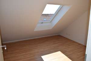 Neuwertiges, energieeffizientes und familienfreundliches Reihenhaus mit 5 hellen Zimmern+EBK+Garage – Berchinger Straße 19, 93057 Sallern-Gallingkofen, Regensburg – Vorschaubild 10