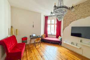 Charmante 2-Zimmer-Altbauwohnung mit EBK in zentraler Lage im Kreuzberger Kiez – Manteuffelstraße 68, 10999 Kreuzberg, Berlin – Vorschaubild 1