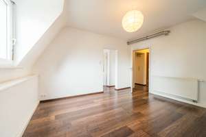 Bezugsfertig über den Dächern – 3-Zimmer-DG-Wohnung mit Einbauküche, provisionsfrei – 70190 Stöckach, Stuttgart – Vorschaubild 4