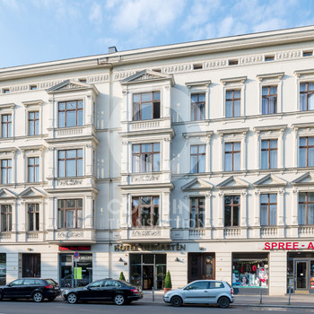 Schöner Altbau direkt am Kleinen Tiergarten. combine Transaction.