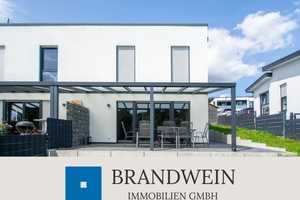 Moderne Doppelhaushälfte mit Blick ins Grüne