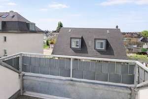 Dein urbaner Hotspot: 2,5 Zi. -Kuschlige Dachgeschoss-Oase mit Loggia in Ingolstadt Süd Ringsee – Geisenfelder Straße 21a, 85053 Südost, Ingolstadt – Vorschaubild 1