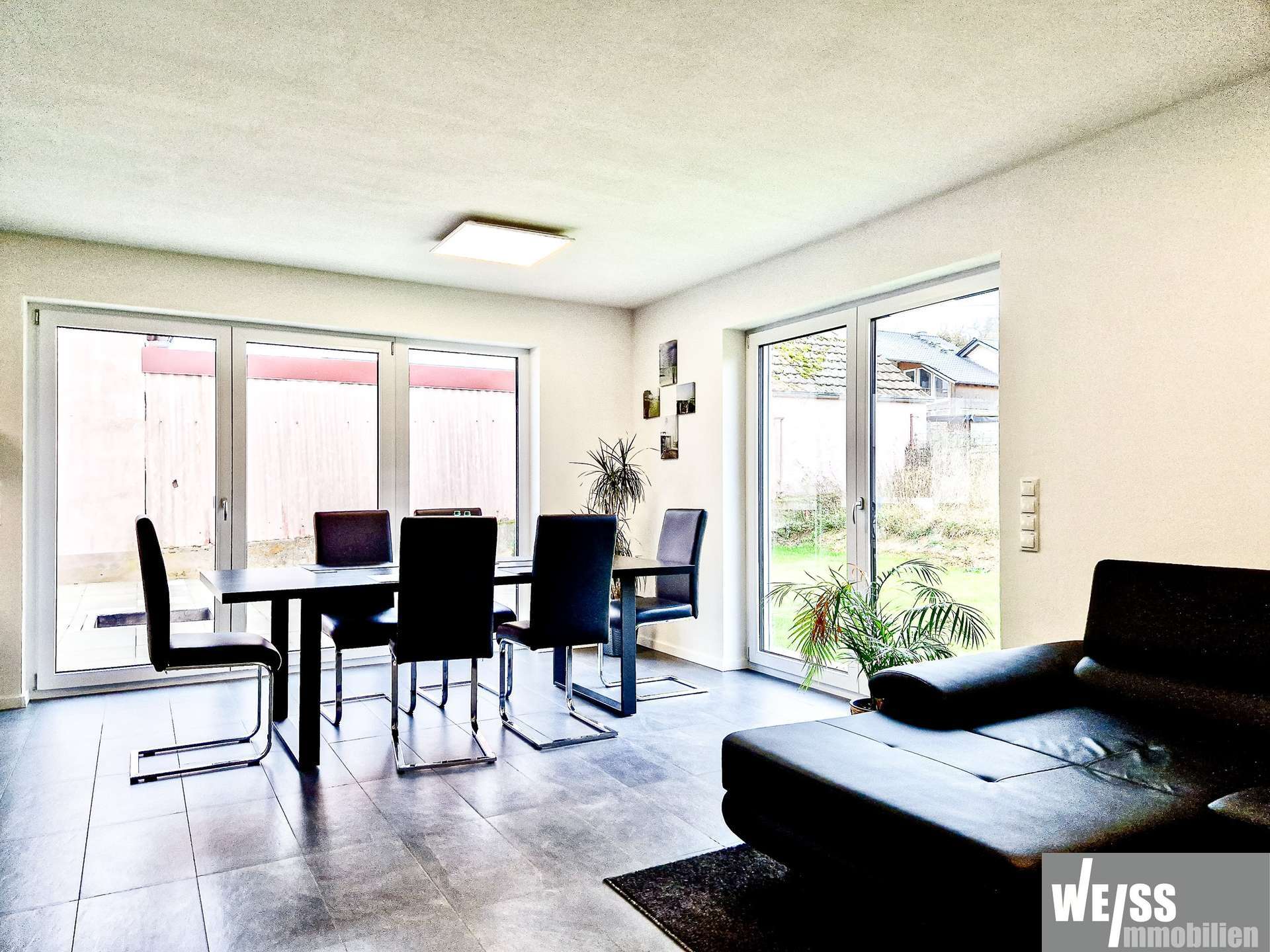 Immobilie in Wittighausen - PREMIUM Zweifamilienhaus mit Doppelgarage, Garten und großer Terrasse - Bild 11