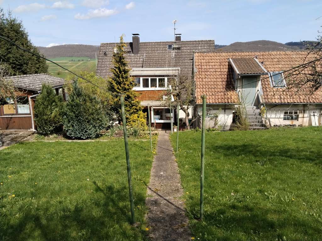 Immobilie in Eschershausen - Günstiges 7-Zimmer-Ein- bis Zweifamilienhaus in Eschershausen von privatsen - Bild 1