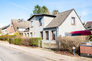 Sanierungsbedürftiges Doppelhaus in gewachsener Wohnlage von Hamburg-Rahlstedt – Die vollständige Adresse der Immobilie erhältst du vom Anbieter., 22149 Rahlstedt, Hamburg – Vorschaubild 4