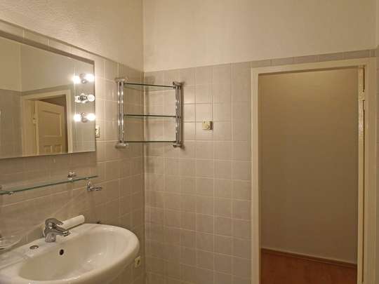 Hohe ruhige 2-Zim. Altbauwohnung nahe Tempelhofer Feld - Bild 12