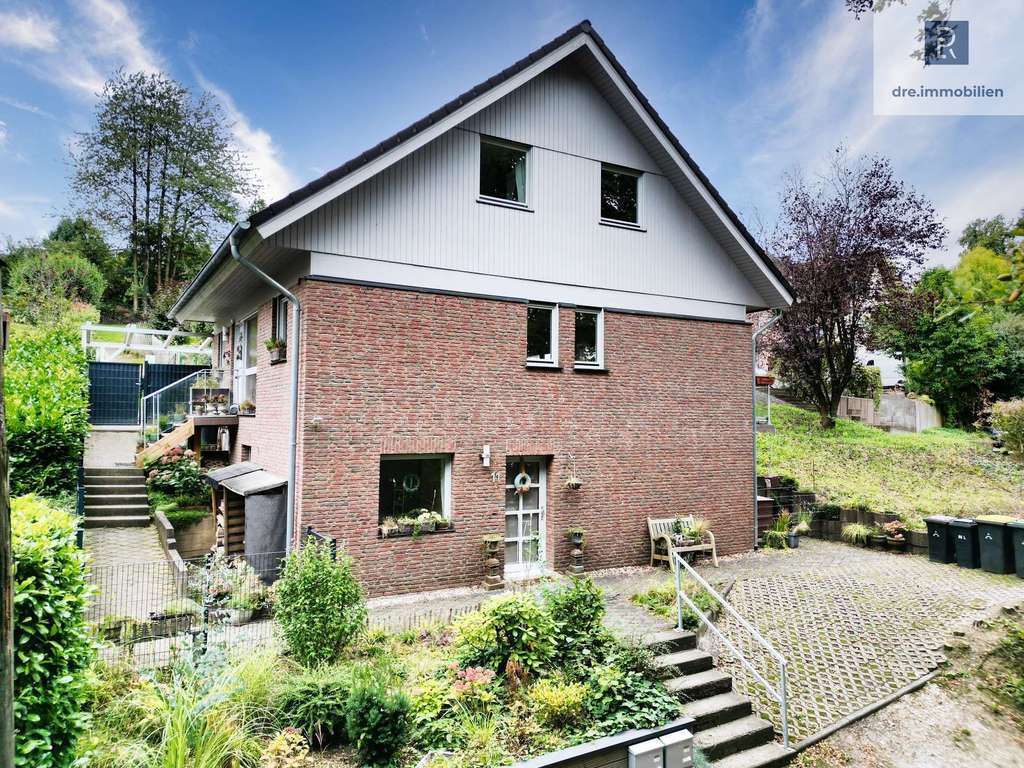 Neunkirchen-Seelscheid: Wohlfühloase im Grünen mit Einliegerwohnung auf großem Grundstück