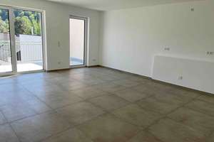Moderne 4-Zimmer-Obergeschoss-Wohnung in bester Lage, als Wohn- oder Büro-/Gewerberäume nutzbar. – 93339 Riedenburg – Vorschaubild 2