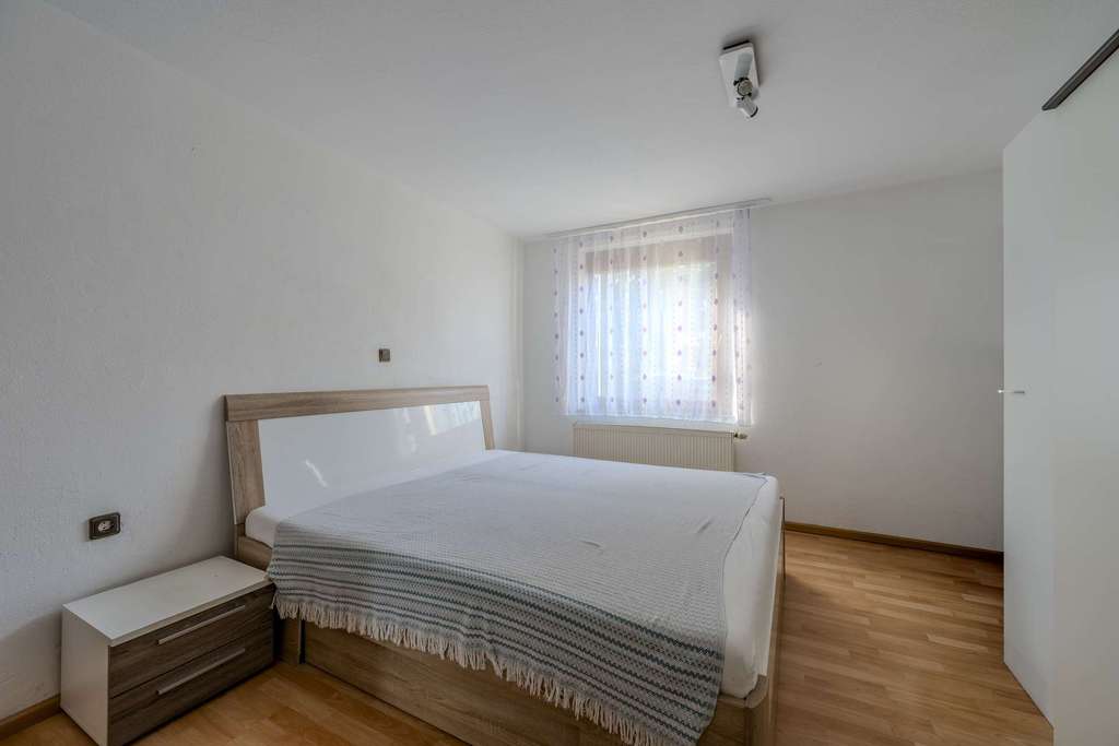 Immobilie in Kirchheim unter Teck - Attraktive Kapitalanlage: Vermietete 3-Zimmer-EG-Wohnung mit Photovoltaik - Bild 4