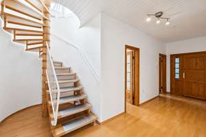 Wohnen über den Dächern der List – großzügige Altbau-Maisonette mit zwei Außenbereichen – 30163 List, Hannover – Vorschaubild 4