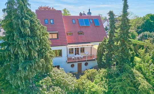 Großzügiges Anwesen mit Geschichte, Charakter und Weitblick!