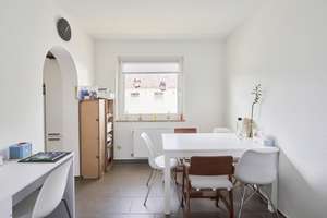 Lichtdurchflutete moderne 5-Zimmer-Eigentumswohnung mit Loggia in schöner Wohnlage von Westhoven – Die vollständige Adresse der Immobilie erhältst du vom Anbieter., 51149 Ensen, Köln – Vorschaubild 8