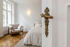 Altbau mit Seele – Stilvoll sanierte 5,5-Zimmer-Wohnung mit Eleganz und Raum für die ganze Familie! – Schustehrusstraße 28, 10585 Charlottenburg, Berlin – Vorschaubild 4