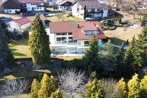 Ihr Rückzugsort mit Komfort und traumhaftem Ambiente! – Die vollständige Adresse der Immobilie erhältst du vom Anbieter., 94262 Kollnburg – Vorschaubild 1