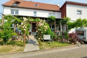 Großes Bauernhaus mit viel Platz und Potenzial – Die vollständige Adresse der Immobilie erhältst du vom Anbieter., 63543 Neuberg – Vorschaubild 2