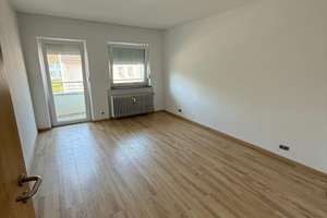 Schöne, helle 3-Zimmer- Wohnung mit Balkon