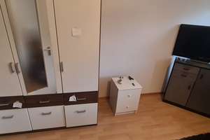 540 Es ist alles drinnen und warm.   – Nürburger Straße 22 Karapouliou , 90762 Stadtpark, Stadtgrenze, Fürth – Vorschaubild 1