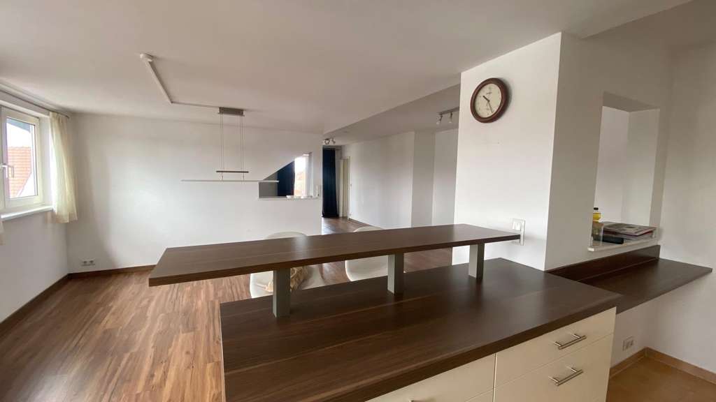 Immobilie in Altötting - Provisionsfrei: Einziehen oder vermieten - Helle, familienfreundliche 4-Zimmer-Wohnung mit Garten - Bild 0