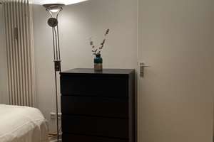 Geschmackvolle und geräumige Wohnung mit einem Zimmer sowie Balkon und EBK in Berlin – Ebertystraße 32, 10249 Friedrichshain, Berlin – Vorschaubild 3