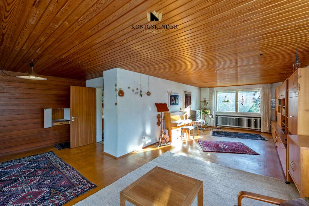 Immobilie in Bad Urach - Riesiges Anwesen in fantastischer Lage! EFH mit ELW mit großem Garten, fantastischer Aussicht - Bild 0