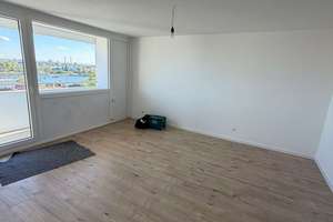 Mit Blick über Kiel Holtenau! Komplett sanierte 2-Zimmer-Wohnung mit Balkon *nur schriftl.Anfragen* – Richthofenstraße 41, 24159 Holtenau, Kiel – Vorschaubild 2