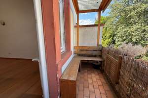 Altbaucharme trifft Wohnkomfort – Stilvolle 4-Zimmer-Wohnung mit Balkon, Einbauküche und Stellplatz – 60435 Eckenheim, Frankfurt am Main – Vorschaubild 5