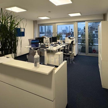 Charmante Bürofläche mit Terasse