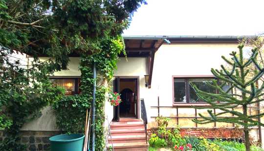 Bild von Sanierungsbedürftiges Mehrfamilienhaus großes Grundstück in Wintersdorf