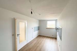 Wohnqualität zum Wohlfühlen – modernisierte Dachgeschosswohnung mit Gartennutzung – Die vollständige Adresse der Immobilie erhältst du vom Anbieter., 45239 Werden, Essen – Vorschaubild 8