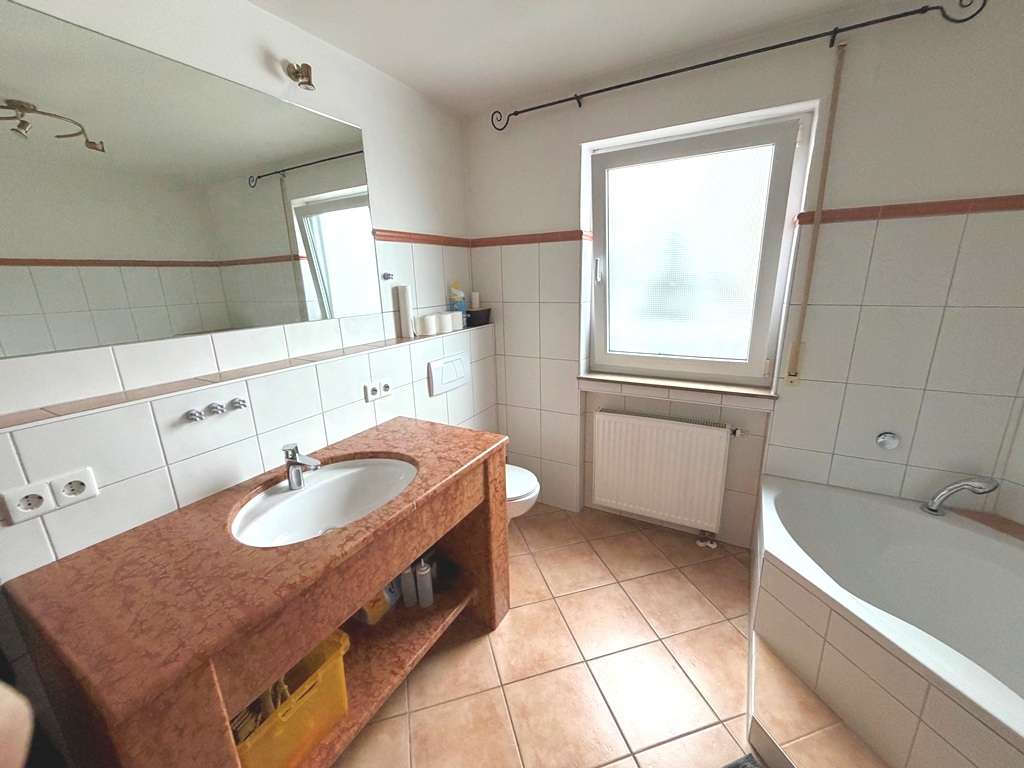 Immobilie in Althütte - 3-Familienhaus mit vielseitig nutzbarer Gewerbefläche in Althütte - Bild 24