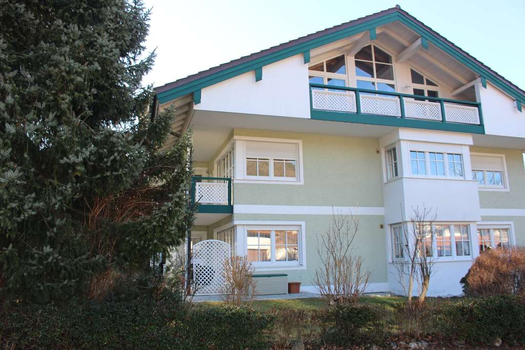 Immobilie in Aschau im Chiemgau - Elegante Wohnung (ca. 88,33m²) mit Blick zur Kampenwand und sep. Gästeappartement (ca. 38,47m²) - Bild 0