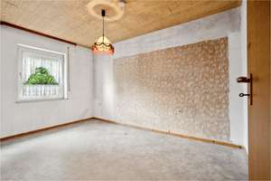 Raum für Ihre Ideen – Haus in Bühl mit großem Potenzial und viel Platz! – Finkenweg 1, 89346 Bibertal – Vorschaubild 9