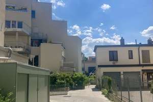 Helle 4 Zimmer Helle 4 Zimmer  Wohnung - Loggia mit Ausblick über ruhigen grünen Innenhof – Watzmannstraße 4, 81541 Obergiesing, München – Vorschaubild 16