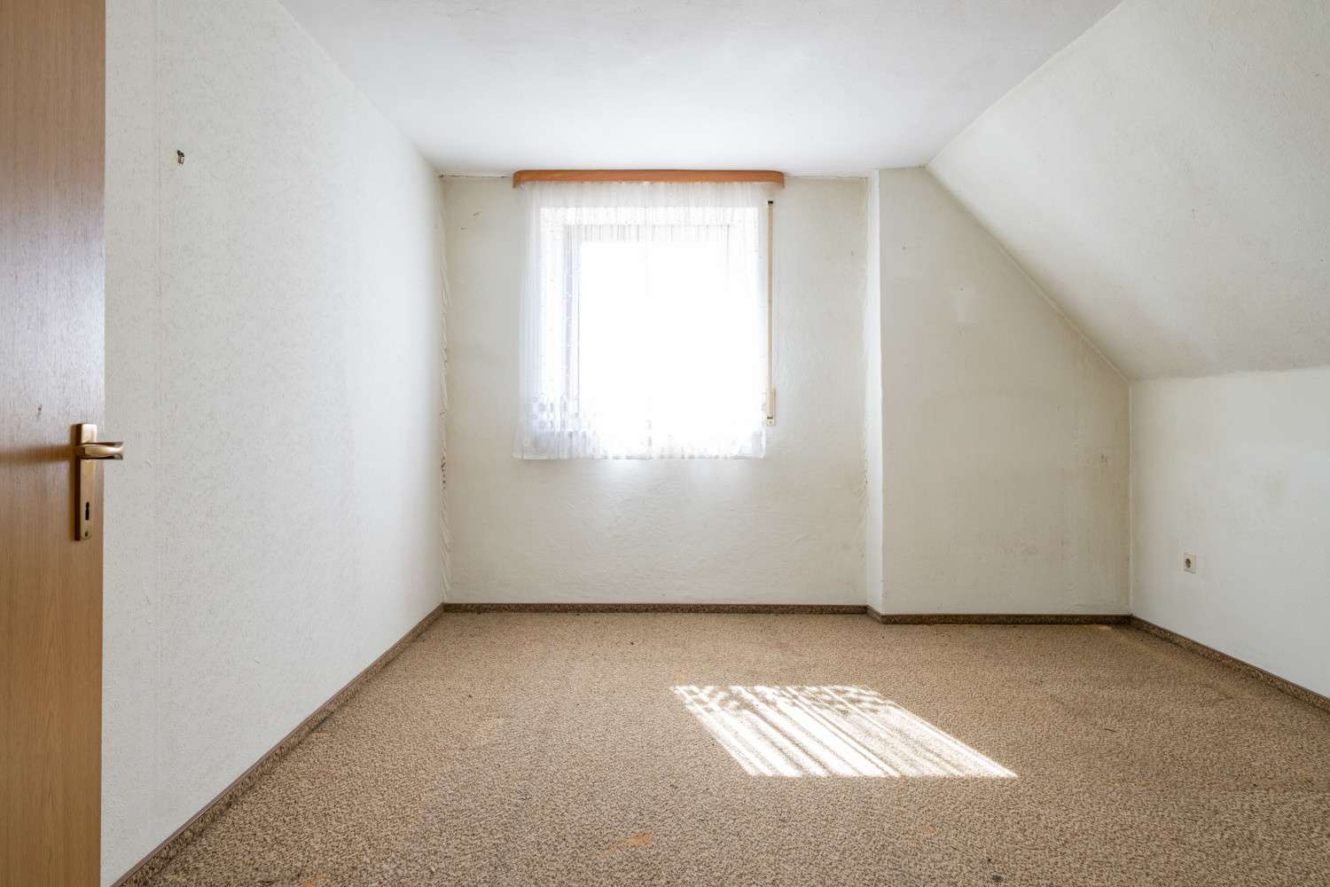 Immobilie in Amerdingen - Anwesen mit zwei Wohnhäusern * großer Garten & viele Nebengebäude auf 3.000 m² * ideal für Familien - Bild 10