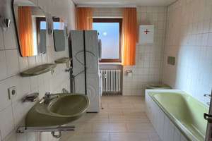 Gepflegtes Haus 2-Familienhaus! Zwei abgeschlossene Wohnungen, Garage und Stellplätze! – Die vollständige Adresse der Immobilie erhältst du vom Anbieter., 86825 Bad Wörishofen – Vorschaubild 8