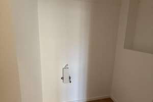 Erstbezug nach Sanierung: 2-Zimmer-Altbauwohnung mit Balkon, Aufzug & Einbauküche direkt am Dom – 39104 Altstadt, Magdeburg – Vorschaubild 7