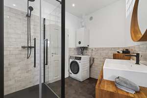 Altbau trifft Moderne - attraktive 4-Zimmer-Wohnung in denkmalgeschütztem Haus in zentraler Lage – Die vollständige Adresse der Immobilie erhältst du vom Anbieter., 76133 Südweststadt, Karlsruhe – Vorschaubild 11